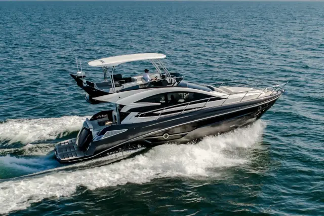 Cobrey 50 FLY — Luxury Yachts St. Tropez, Saint-Tropez
