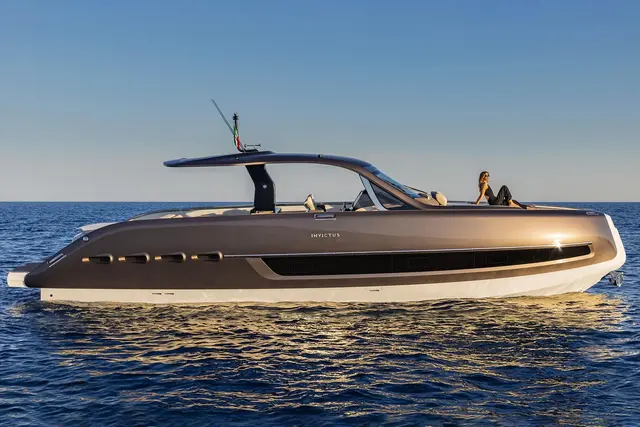 Invictus 460 — Luxury Yachts St. Tropez, Saint-Tropez