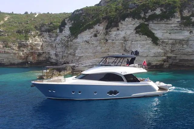 MCY66 — Luxury Yachts St. Tropez, Saint-Tropez
