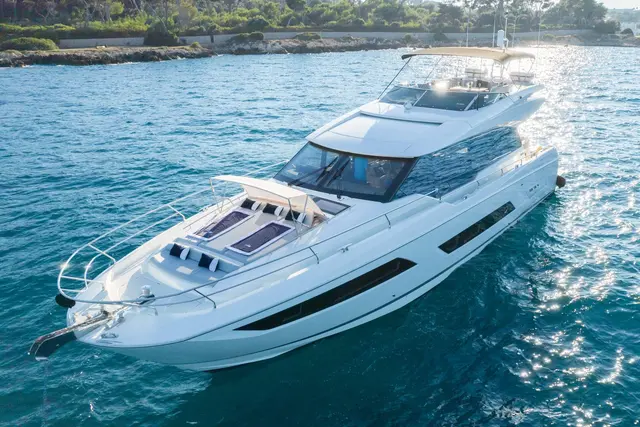 Prestige 680s — Luxury Yachts St. Tropez, Saint-Tropez