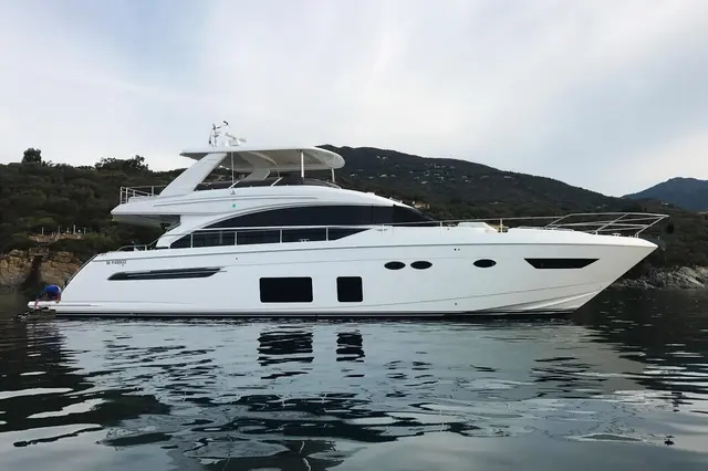 Princess 68 Fly — Luxury Yachts St. Tropez, Saint-Tropez