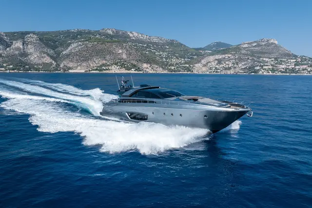 Riva 86 Domino — Luxury Yachts St. Tropez, Saint-Tropez