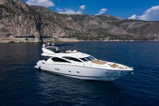 Sunseeker 82 — Luxury Yachts St. Tropez, Saint-Tropez