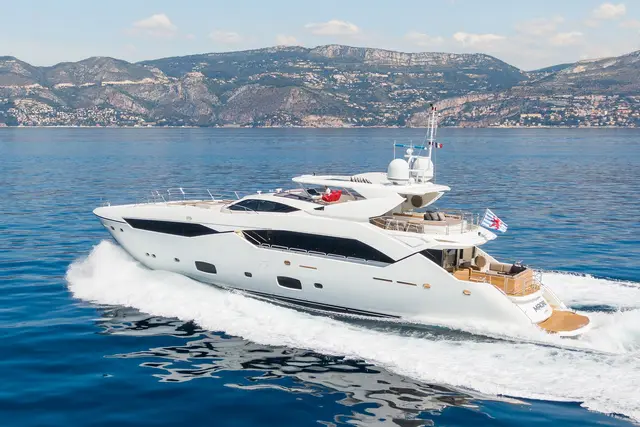 Sunseeker 115 — Luxury Yachts St. Tropez, Saint-Tropez