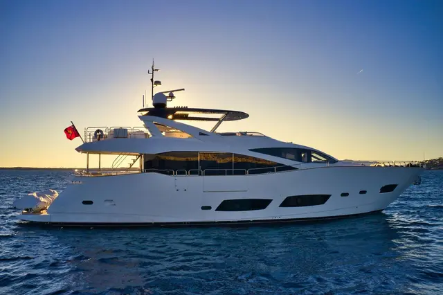 Sunseeker 95 — Luxury Yachts St. Tropez, Saint-Tropez